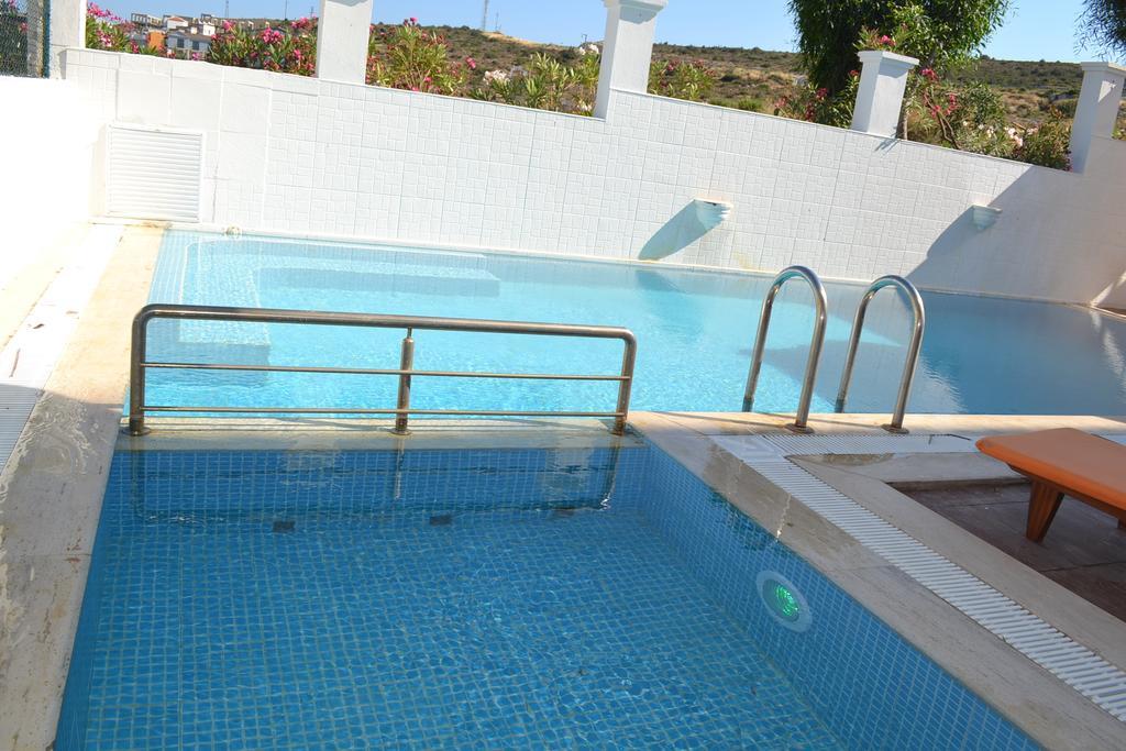 Lapis Port Surf Hotel Alaçatı Buitenkant foto