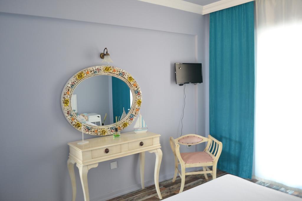 Lapis Port Surf Hotel Alaçatı Buitenkant foto